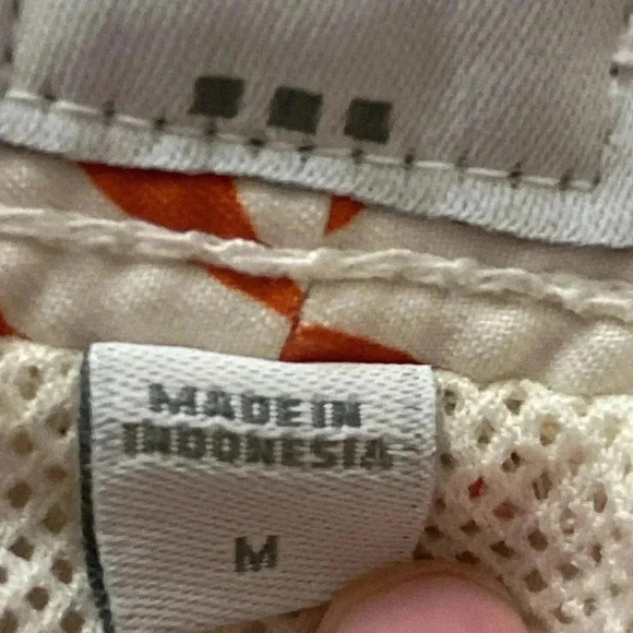 GAP MENS SIZE MEDIUM MESH LINED SWIM TRUNKS ELASTIC DRAWSTRING WAIST CLEAN - Picture 9 of 13